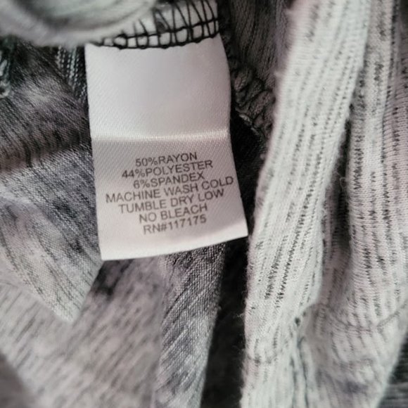 Lucy & Laurel gray and white long tunic XL - Picture 5 of 7
